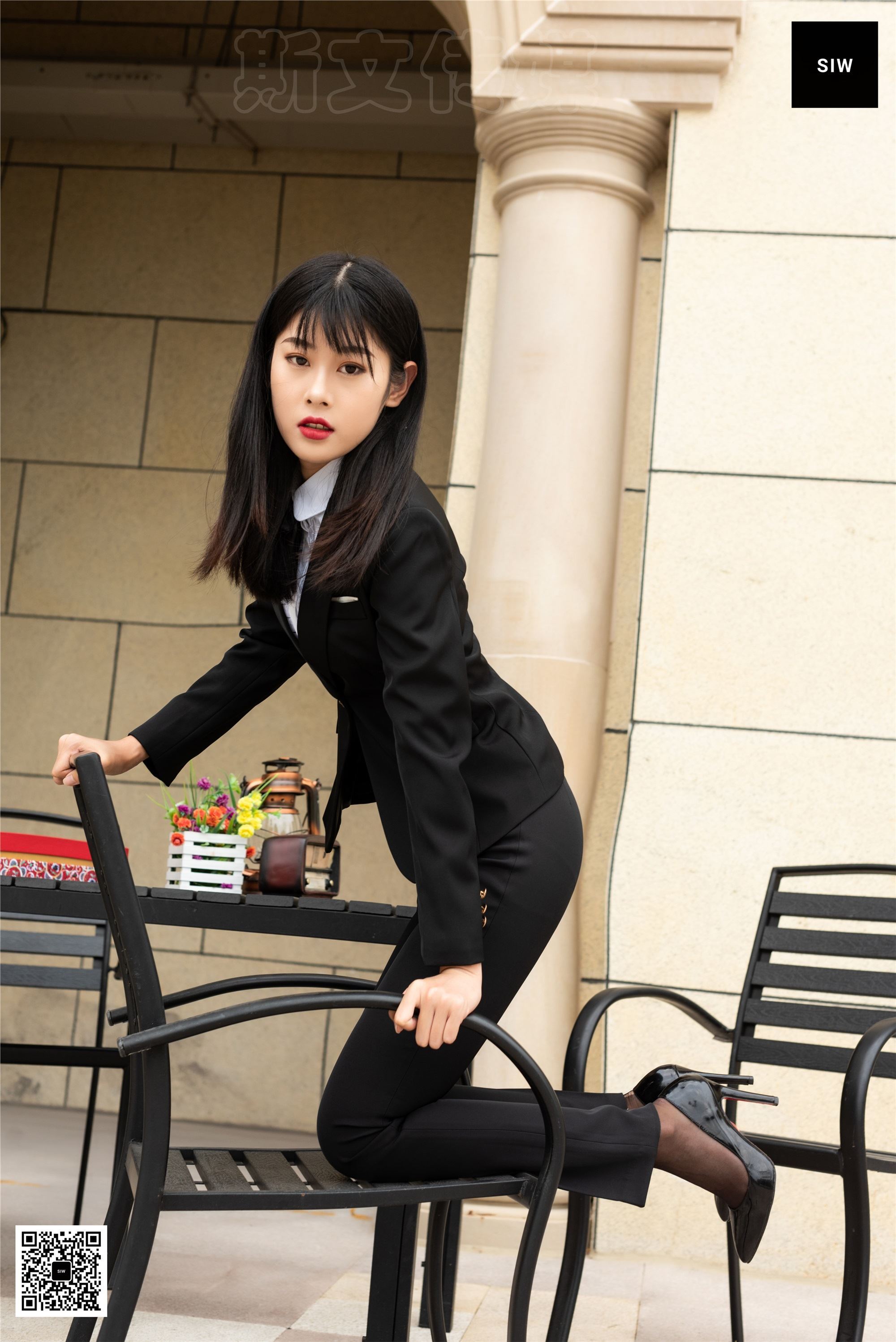 SIW斯文传媒 046 霸道总裁黑色西装三件套 - 龙哥